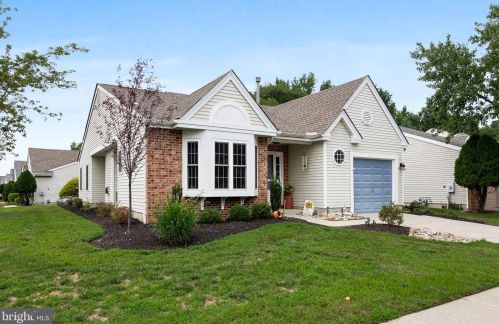 705 Cascade Dr, Mount Laurel, NJ 08054-4965