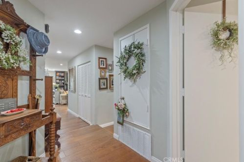 10409 Riverside Dr, North Hollywood, CA 91602-2451