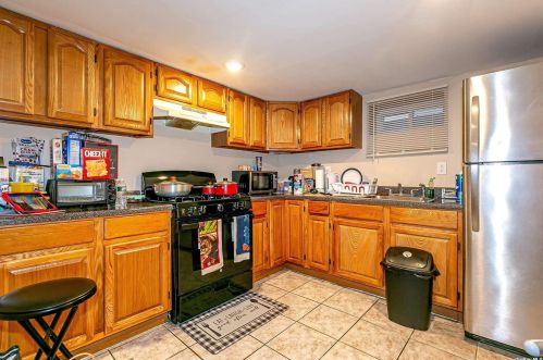 11581 Parkway Dr, Floral Park NY  11003-3934 exterior