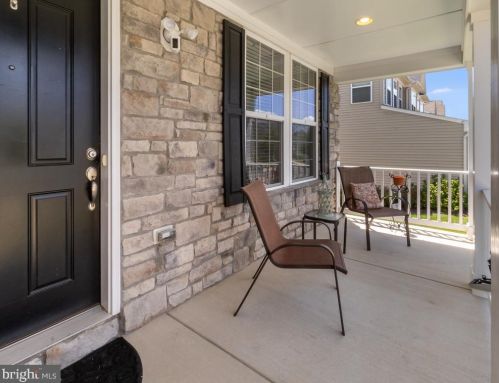 15177 Addison Ln, Woodbridge VA  22193-6215 exterior
