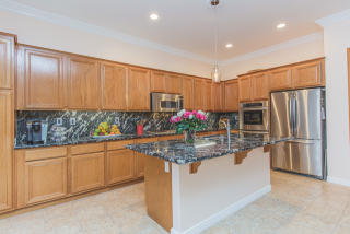 14351 Laurel Ln, Moorpark, CA 93021-3513