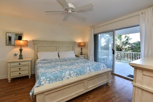 1017 Pne Ave, Saint George Island FL  32328-2416 exterior