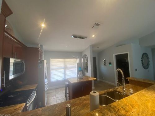 3916 5th St, Lehigh Acres, FL 33976-2542