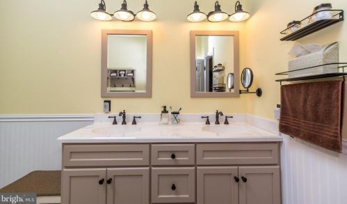 2236 Lilac Ln, Jamison PA  18929-1203 exterior