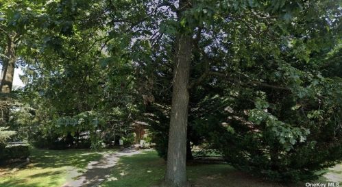 3645 Woodbine Ave, North Wantagh, NY 11793-3044
