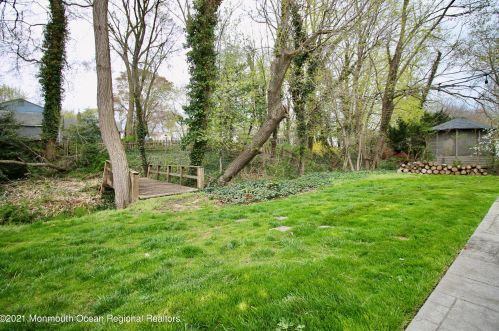 111 Princess Anne Dr, East Freehold NJ  07728-3066 exterior