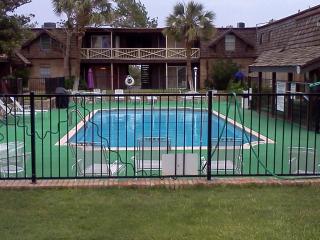 501 Scharbauer Dr, Midland TX  79705-8806 exterior