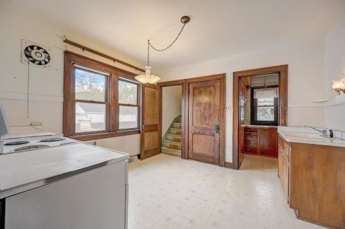 239 60, Milwaukee WI 53219-2131 exterior