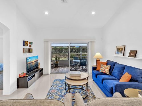 6090 Lake Hibiscus Dr, Delray Beach FL  33484-4617 exterior