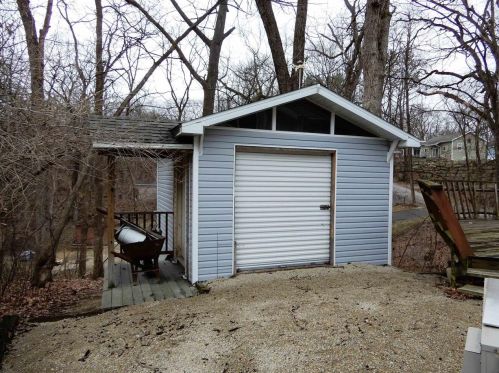 235 Skyway Dr, Edgerton WI  53534-8444 exterior