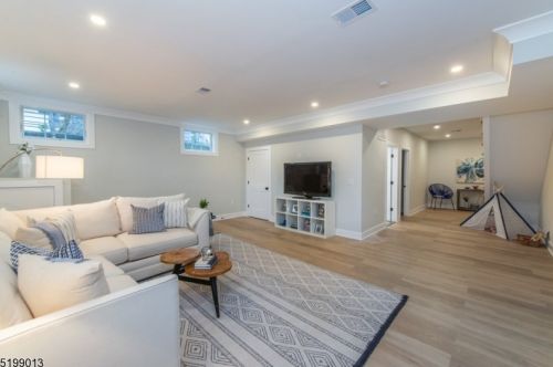 84 Elmwood Ave, Chatham Township NJ  07928-2628 exterior