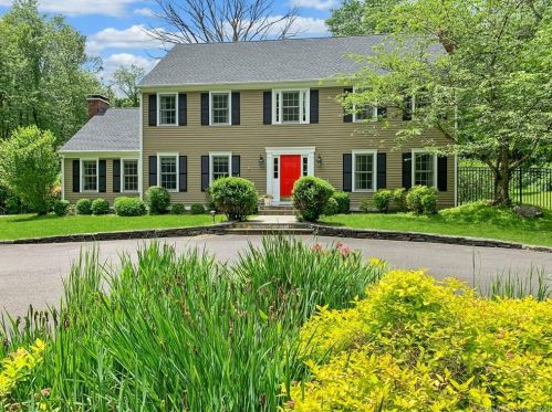 65 Powdermaker Dr, Ridgefield, CT 06877-1035