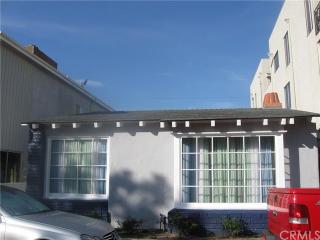 121 Ruby Ave, Newport Beach CA  92662-1125 exterior