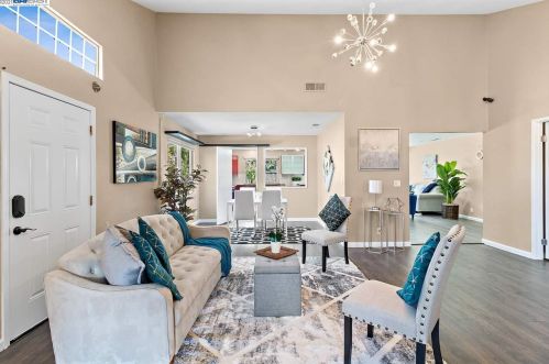32537 Jean Dr, Union City, CA 94587-5017