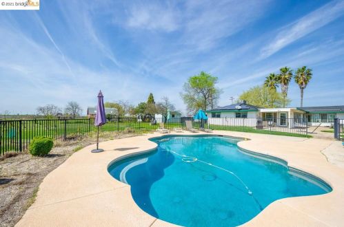 1220 Cox Ln, Oroville, CA 95966-9670