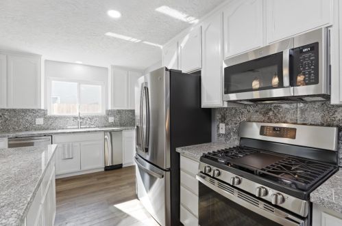 548 Denise Dr, Ripon CA  95366-2808 exterior