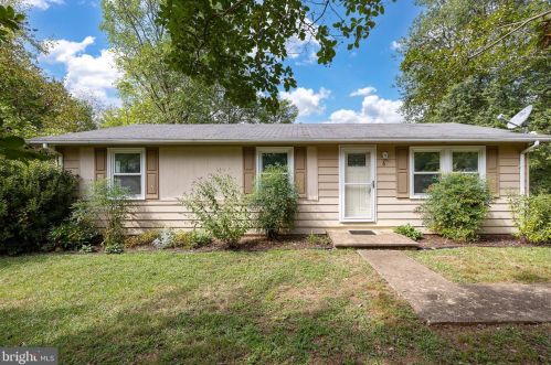 6 Timberland Dr, Fredericksburg, VA 22407-6323