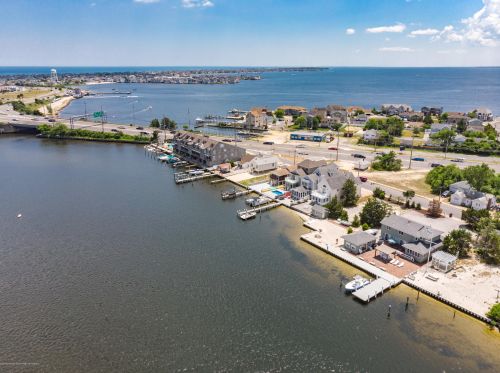 118 Sunset Dr, Pelican Island, NJ 08751-2221