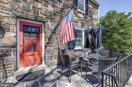 27 Amherst Rd, Cynwyd, PA 19004-2206