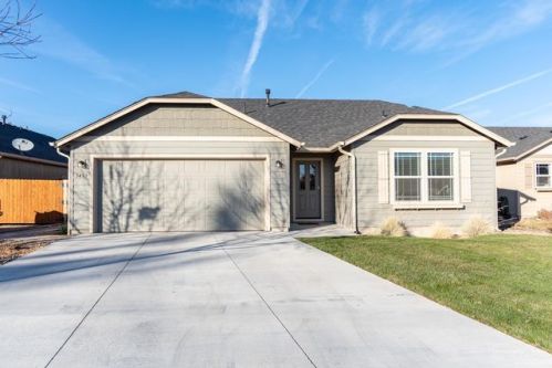 3453 Cedar Ave, Eagle Crest, OR 97756-7560