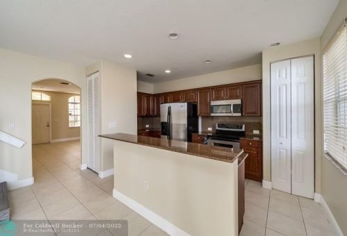 8437 29th St, Hollywood FL  33025-2965 exterior