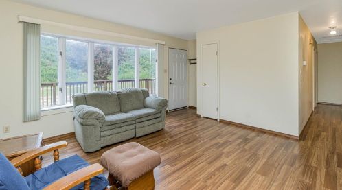 473 475, Valpo IN  46385-9238 exterior