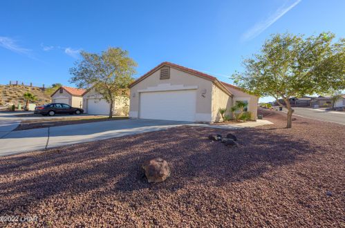 2460 Topanga Dr, Bullhead City, AZ 86442-8468