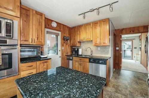 222 Orchard Rd, Mahopac NY  10541-1133 exterior