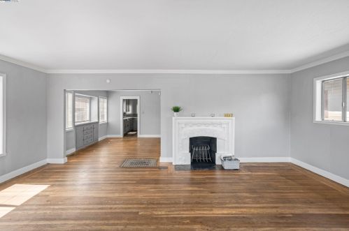 6035 Holway St, Oakland CA  94621-4137 exterior