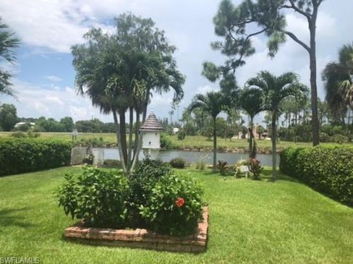 904 Belville Blvd, Naples FL  34104-7883 exterior