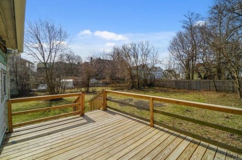 289 Carroll Ave, Bridgeport CT  06607-1801 exterior
