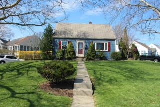 194 Liberty St, Nazareth PA  18064-1729 exterior