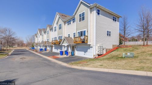 1141 Barclay St, Saint Paul MN 55106-1202 exterior