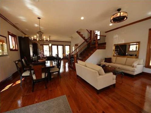 410 King St, Mount Pleasant SC  29464-5311 exterior