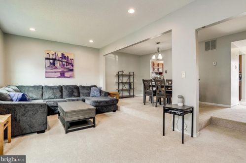 2545 Kingswood Ct, Woodbridge VA  22192-2029 exterior