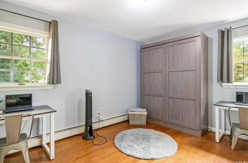 92 Tyler Ave, Scotts Beach NY  11789-2637 exterior