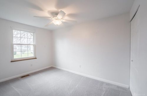 180 Woburn Farm Cir, Englewood OH  45322-3425 exterior