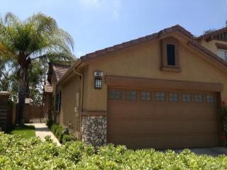 401 Hummingbird Dr, Brea, CA 92823-1016