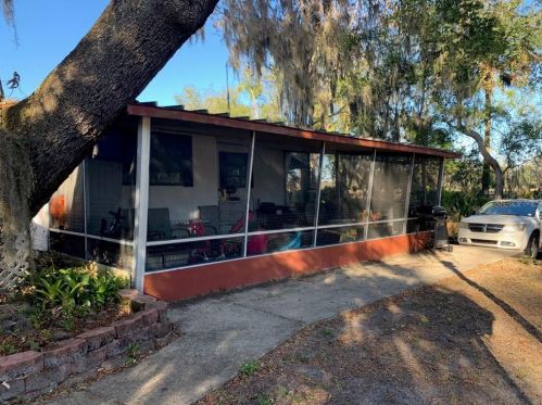 102 Palm Dr, De Bary, FL 32713-9723