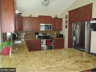 7944 Highpointe Rd, Saint Paul, MN 55125-1671