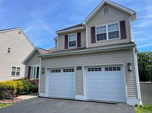32 Alexander Dr, Washingtonville, NY 10992-1201