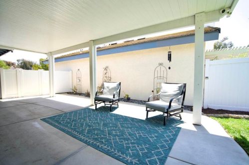 42137 Teatree Ct, Temecula CA  92591-3825 exterior