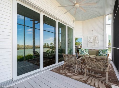 5690 Pne Tree Dr, Sanibel FL 33957-2304 exterior