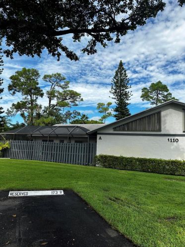 1110 Summit Trail Cir, West Palm Beach, FL 33415-4859