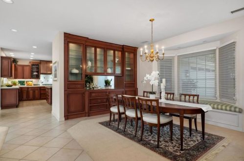 3304 Silver Oak Ln, Vista CA  92084-6614 exterior