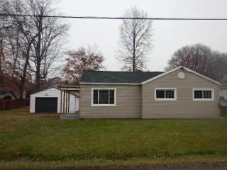 2805 Old Home Rd, Akron, OH 44312-3452