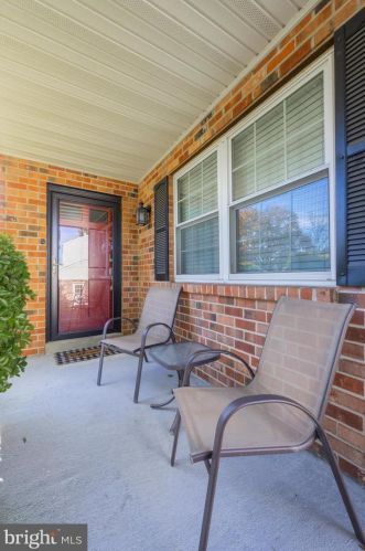 609 Crestwyck Dr, Norristown PA 19406-1574 exterior