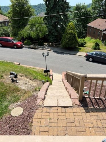 436 Elm Rd, Ambridge, PA 15003-2136