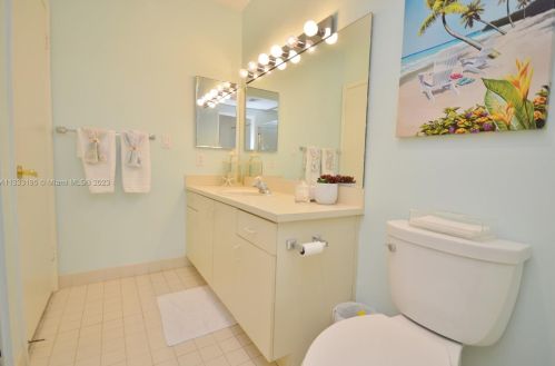 14528 Balgowan Rd, Hialeah FL  33016-6436 exterior