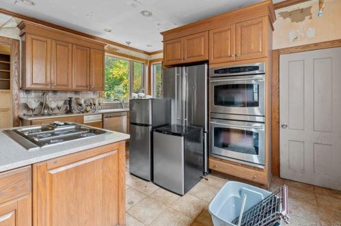 77 Vauxhall St, United States Coast Guard Ac CT  06320-5333 exterior